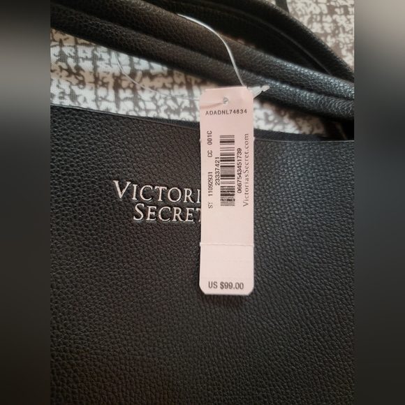 NWT Victoria's Secret Black Leather Weekender - Picture 4 of 4